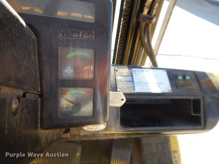 image for item DI8238 Hyster S50XM  forklift