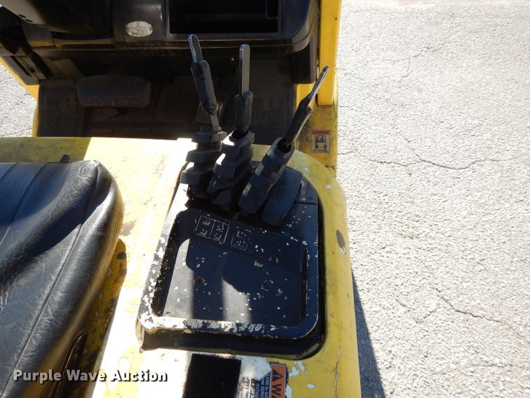 image for item DI8238 Hyster S50XM  forklift