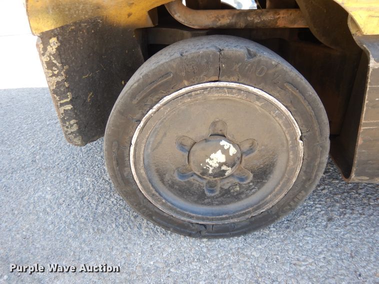 image for item DI8238 Hyster S50XM  forklift