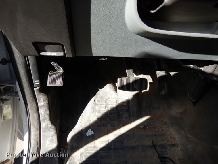 image for item DJ8131 2012 Ford F550 Super Duty  Crew Cab flatbed truck