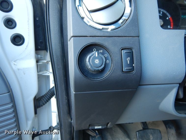 image for item DJ8131 2012 Ford F550 Super Duty  Crew Cab flatbed truck