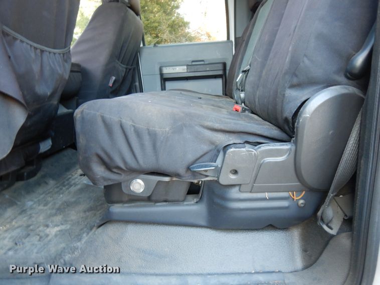 image for item DJ8131 2012 Ford F550 Super Duty  Crew Cab flatbed truck