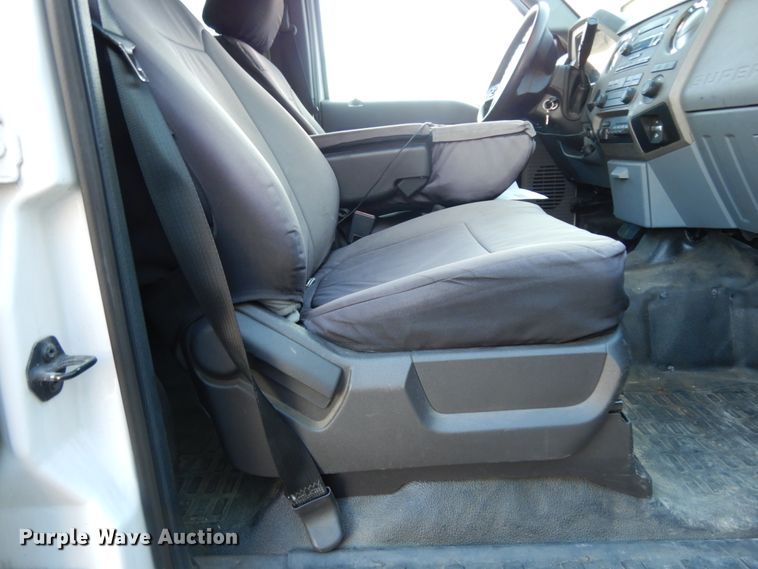 image for item DJ8131 2012 Ford F550 Super Duty  Crew Cab flatbed truck