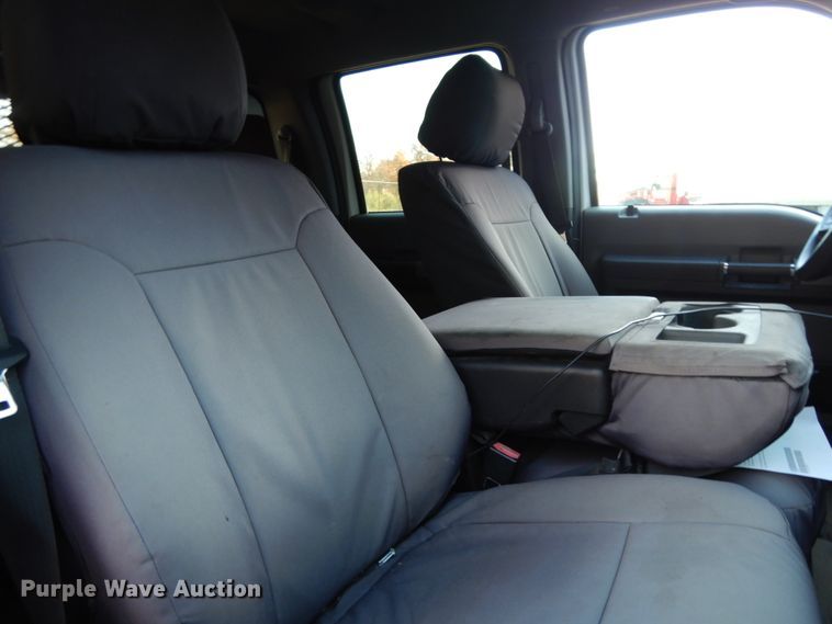 image for item DJ8131 2012 Ford F550 Super Duty  Crew Cab flatbed truck