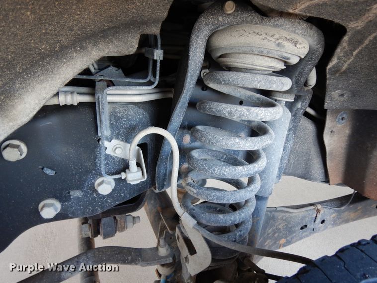 image for item DJ8131 2012 Ford F550 Super Duty  Crew Cab flatbed truck