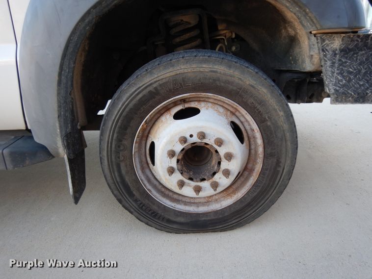 image for item DJ8131 2012 Ford F550 Super Duty  Crew Cab flatbed truck