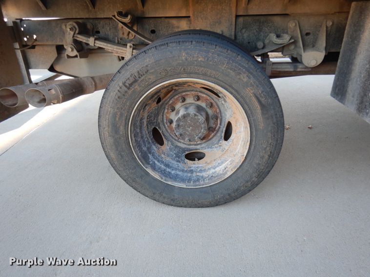 image for item DJ8131 2012 Ford F550 Super Duty  Crew Cab flatbed truck