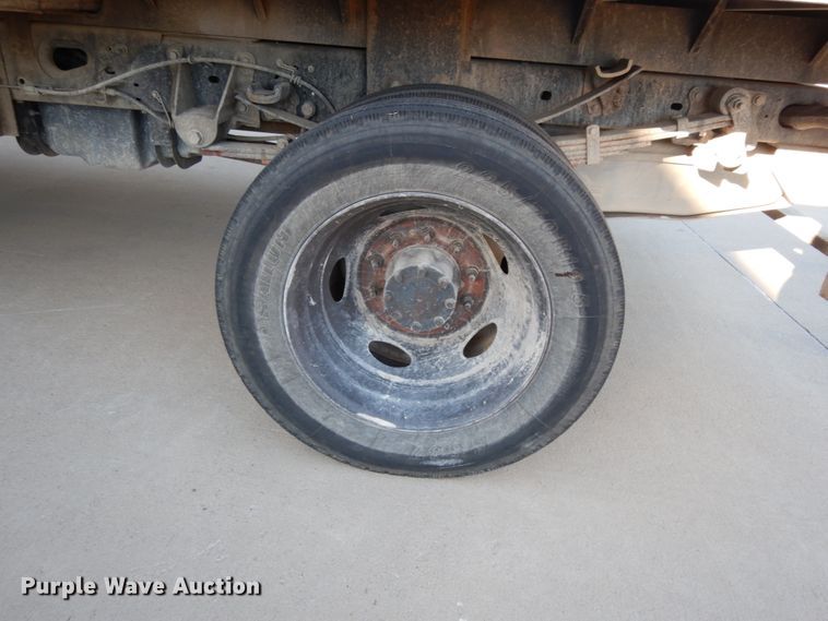 image for item DJ8131 2012 Ford F550 Super Duty  Crew Cab flatbed truck