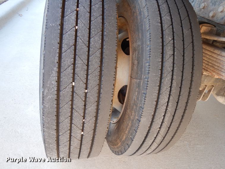 image for item DJ8131 2012 Ford F550 Super Duty  Crew Cab flatbed truck