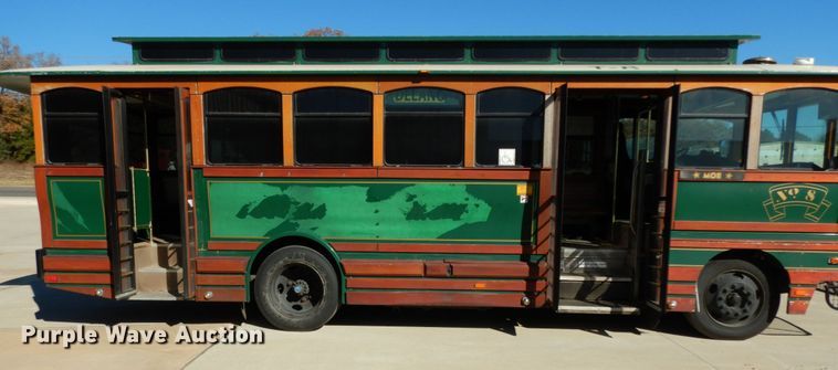 image for item DJ8132 2002 Chance Coach AH28  trolley