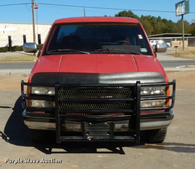 image for item DJ8133 1992 GMC C1500  pickup truck