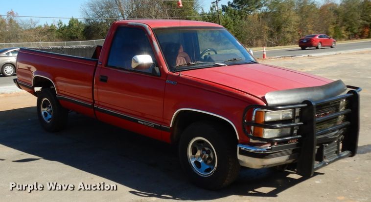 image for item DJ8133 1992 GMC C1500  pickup truck