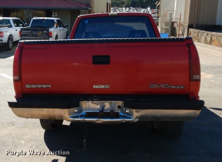 image for item DJ8133 1992 GMC C1500  pickup truck