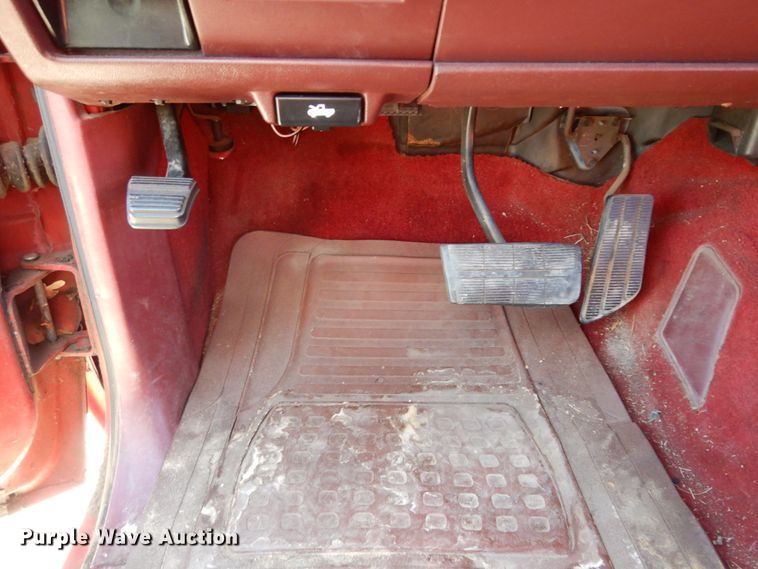 image for item DJ8133 1992 GMC C1500  pickup truck