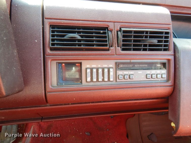 image for item DJ8133 1992 GMC C1500  pickup truck