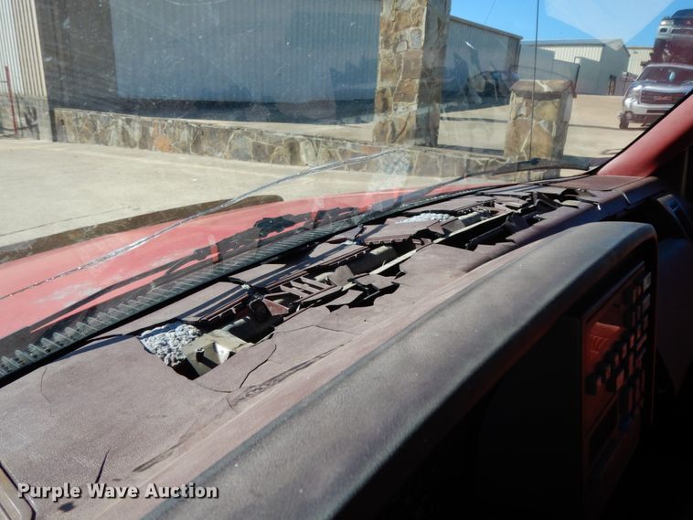 image for item DJ8133 1992 GMC C1500  pickup truck