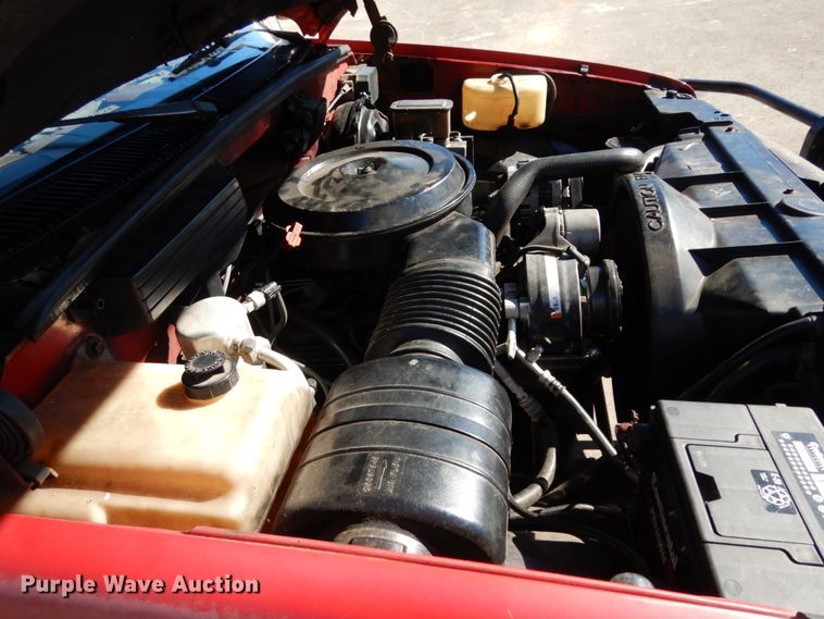 image for item DJ8133 1992 GMC C1500  pickup truck