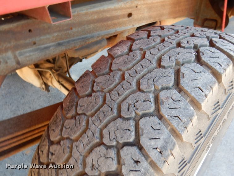 image for item DJ8133 1992 GMC C1500  pickup truck