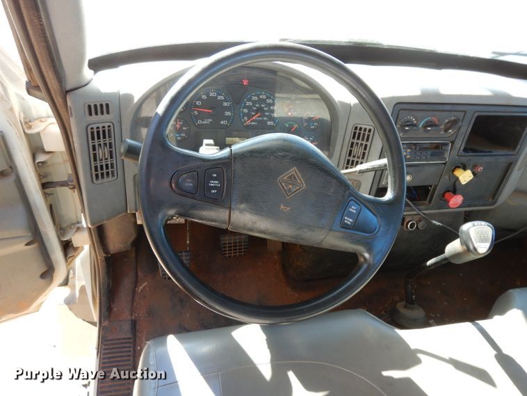 image for item DJ8134 2005 International 4300  digger derrick truck