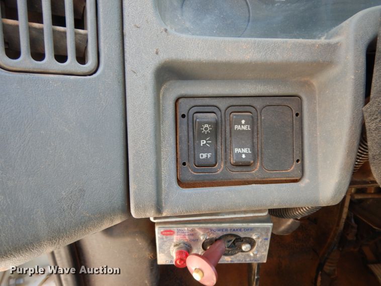 image for item DJ8134 2005 International 4300  digger derrick truck