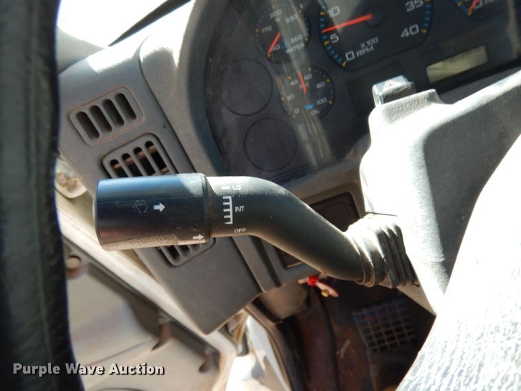 image for item DJ8134 2005 International 4300  digger derrick truck