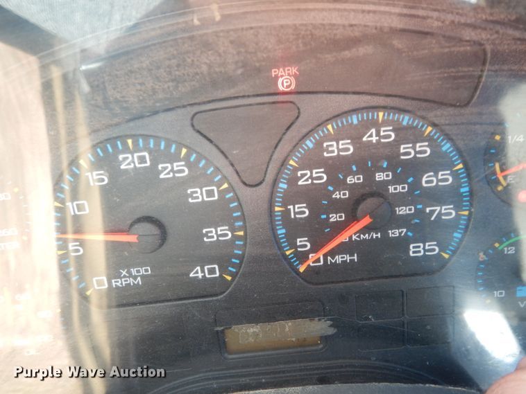 image for item DJ8134 2005 International 4300  digger derrick truck