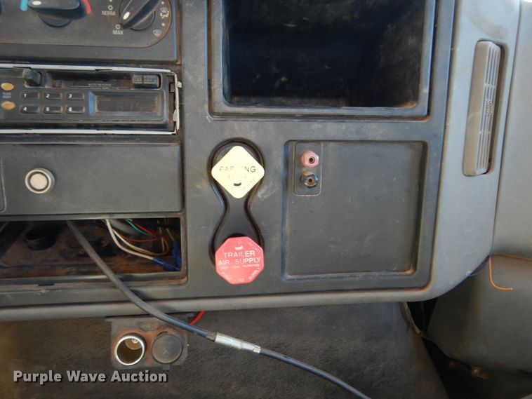 image for item DJ8134 2005 International 4300  digger derrick truck