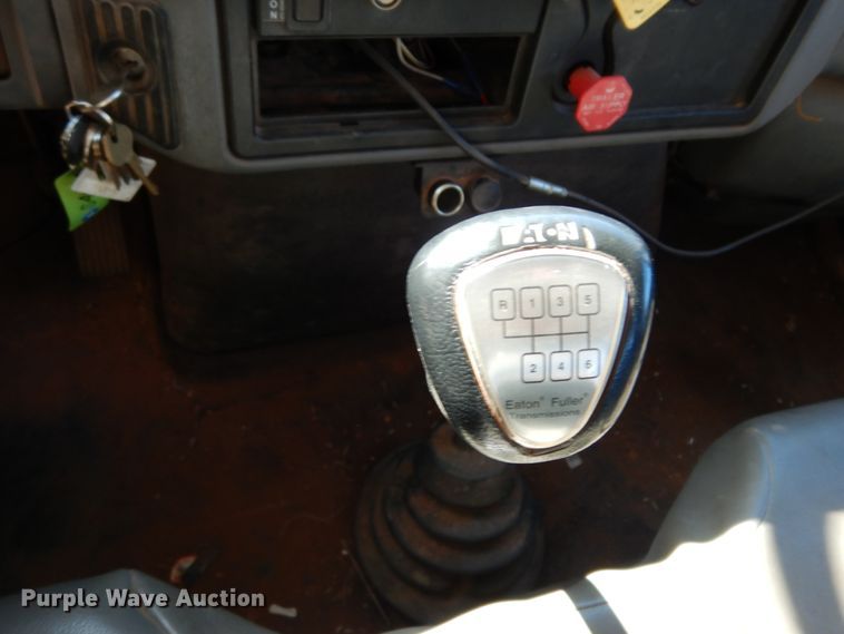 image for item DJ8134 2005 International 4300  digger derrick truck