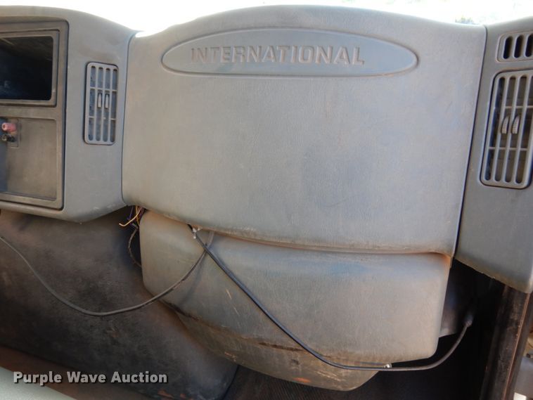 image for item DJ8134 2005 International 4300  digger derrick truck