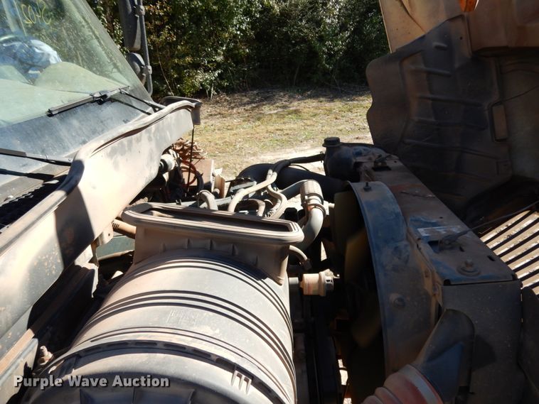 image for item DJ8134 2005 International 4300  digger derrick truck