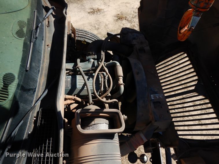 image for item DJ8134 2005 International 4300  digger derrick truck