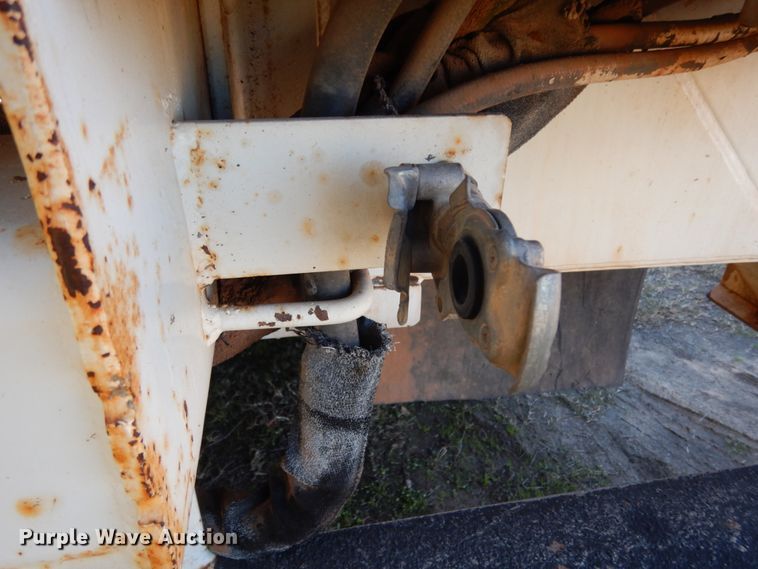 image for item DJ8134 2005 International 4300  digger derrick truck