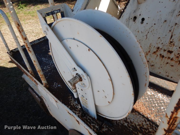 image for item DJ8134 2005 International 4300  digger derrick truck