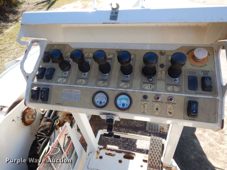 image for item DJ8134 2005 International 4300  digger derrick truck