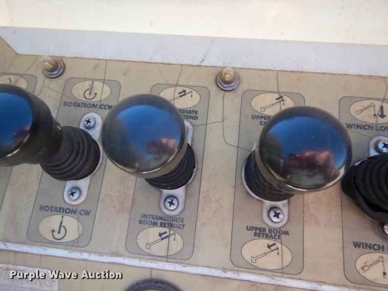 image for item DJ8134 2005 International 4300  digger derrick truck