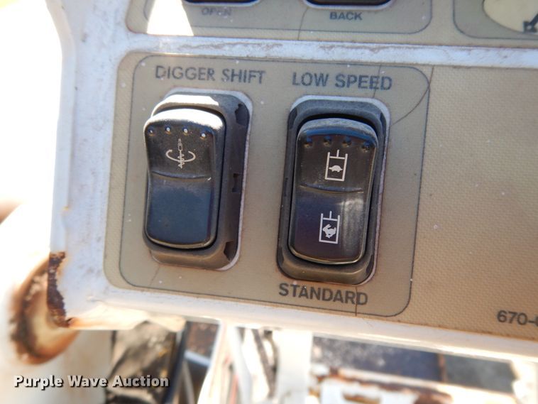 image for item DJ8134 2005 International 4300  digger derrick truck