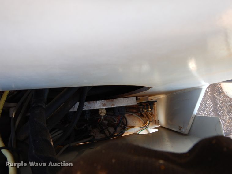 image for item DJ8134 2005 International 4300  digger derrick truck