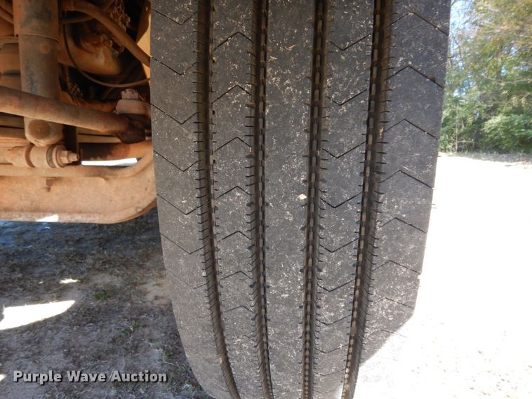 image for item DJ8134 2005 International 4300  digger derrick truck