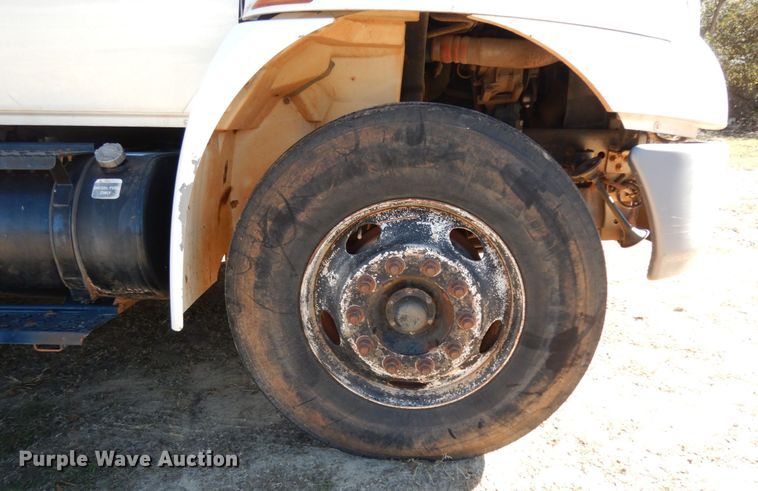 image for item DJ8134 2005 International 4300  digger derrick truck