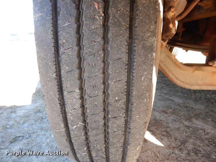 image for item DJ8134 2005 International 4300  digger derrick truck