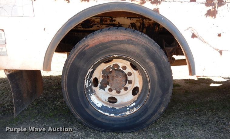 image for item DJ8134 2005 International 4300  digger derrick truck