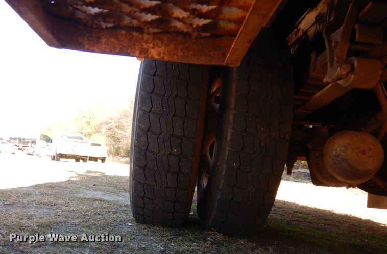 image for item DJ8134 2005 International 4300  digger derrick truck