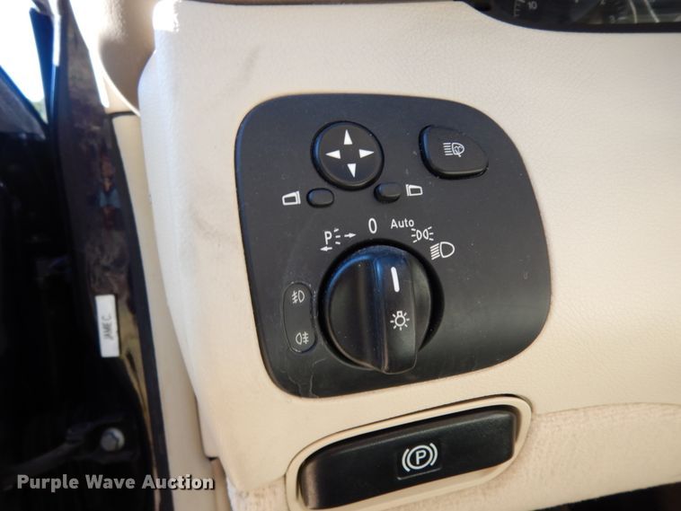 image for item DJ8136 2008 Mercedes Benz CLK350 convertible