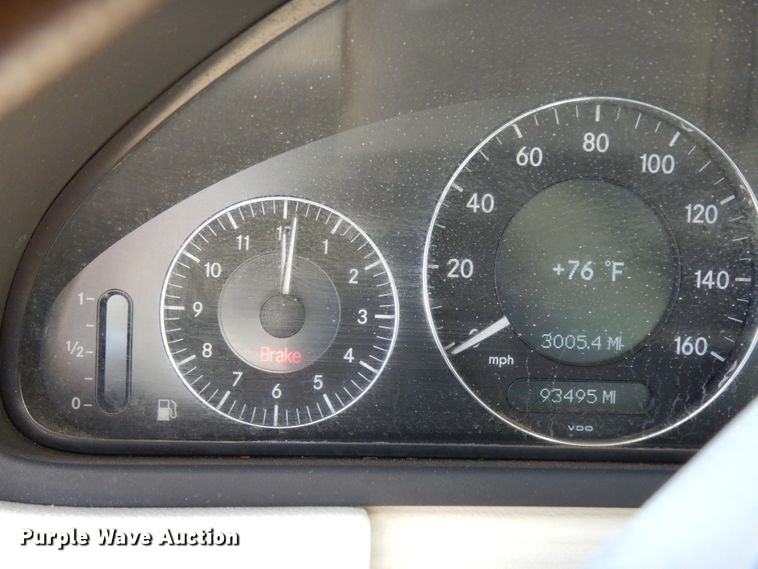 image for item DJ8136 2008 Mercedes Benz CLK350 convertible