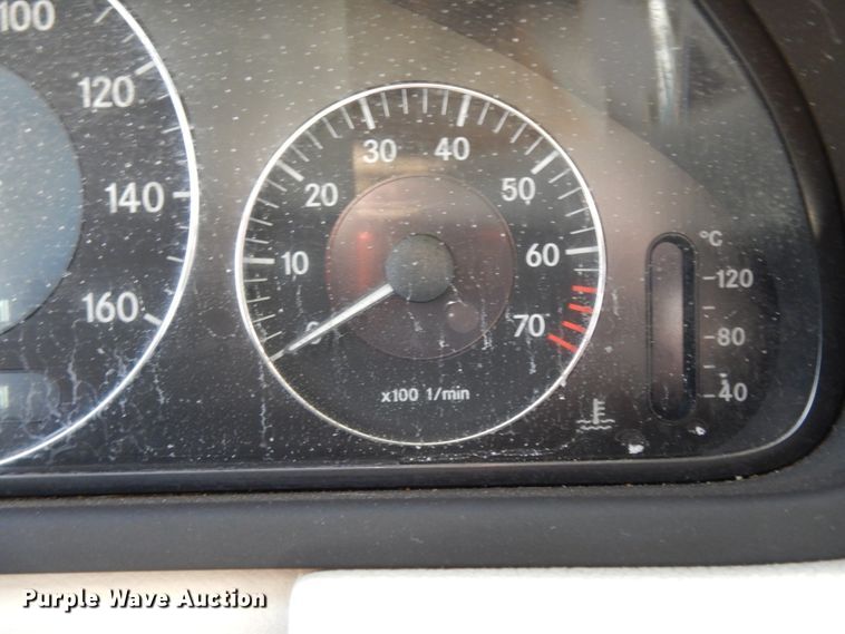 image for item DJ8136 2008 Mercedes Benz CLK350 convertible