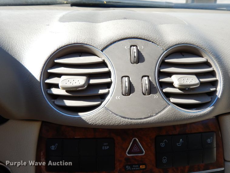 image for item DJ8136 2008 Mercedes Benz CLK350 convertible