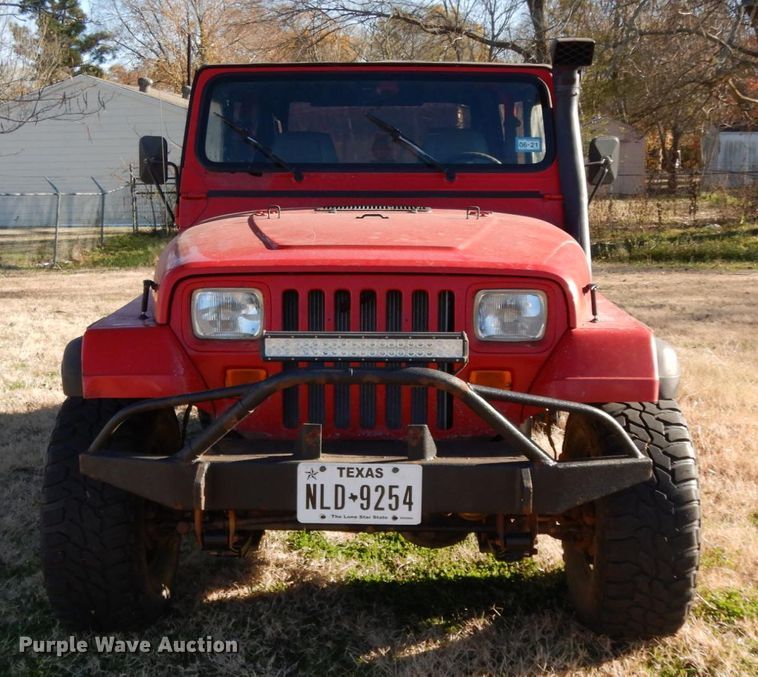 image for item DJ8137 1994 Jeep Wrangler  SUV