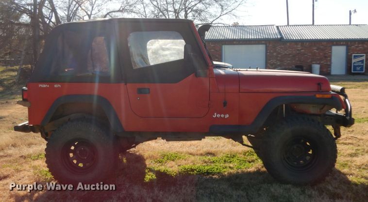 image for item DJ8137 1994 Jeep Wrangler  SUV