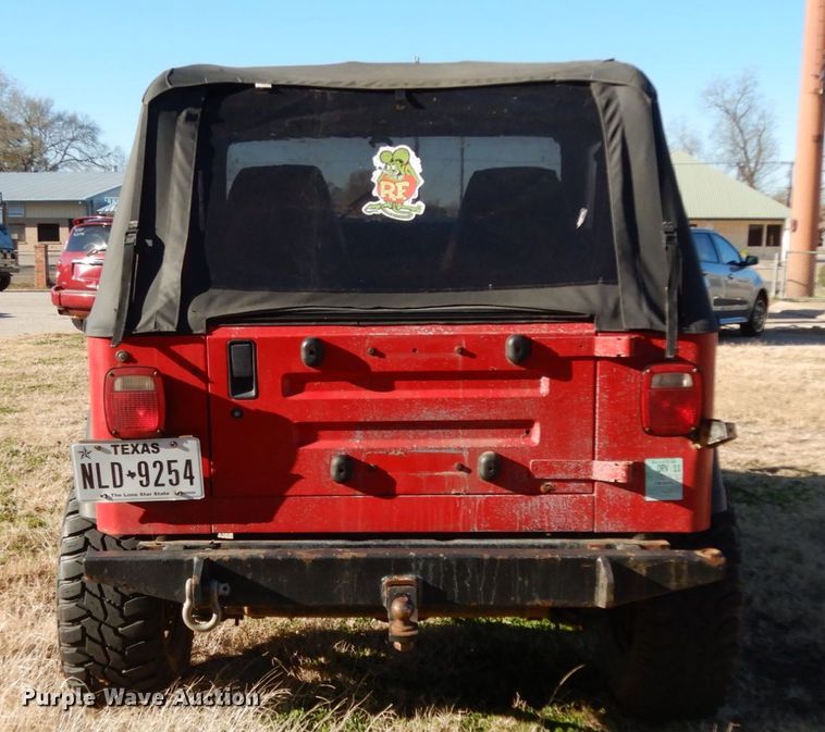 image for item DJ8137 1994 Jeep Wrangler  SUV