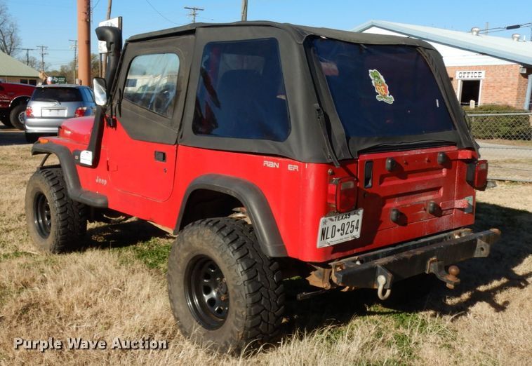 image for item DJ8137 1994 Jeep Wrangler  SUV